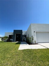 2716 NW 22nd St in Cape Coral, FL - Building Photo - Building Photo