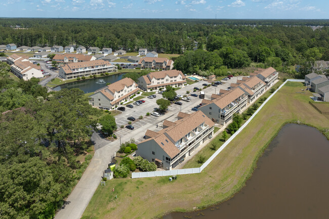 Fairwood Lakes - Island Green in Myrtle Beach, SC - Building Photo - Building Photo