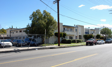 Hazel Grove Garden in Van Nuys, CA - Building Photo - Building Photo