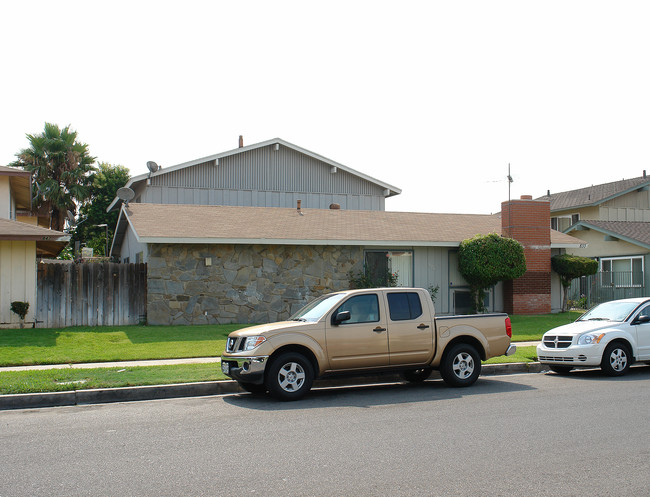 833 N Olive St in Orange, CA - Building Photo - Building Photo