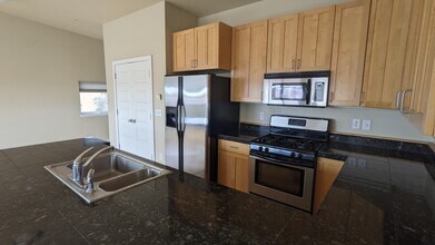 2020 Ionosphere St, Unit 16 in Longmont, CO - Building Photo - Building Photo