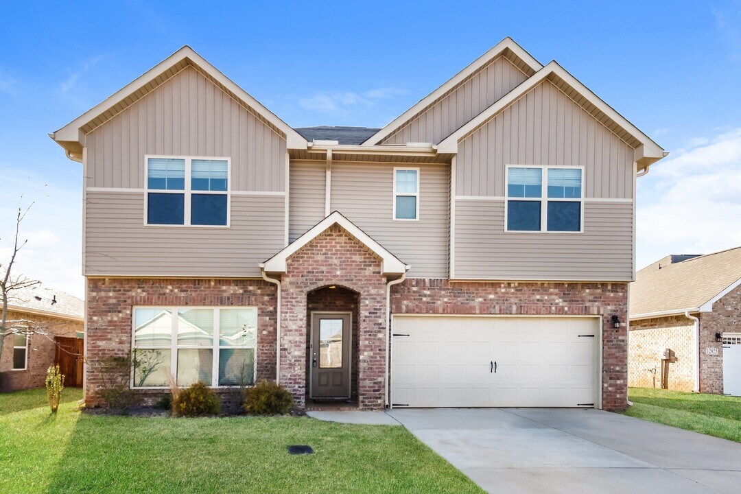 12917 Tallulah Dr in Madison, AL - Building Photo