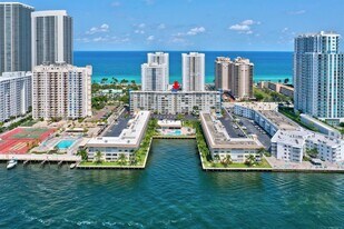 1893 S Ocean Dr in Hallandale Beach, FL - Building Photo