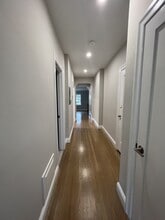 35 Park St, Unit 2 in Brookline, MA - Foto de edificio - Building Photo