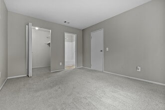 Village Club of Farmington Hills in Farmington Hills, MI - Building Photo - Building Photo