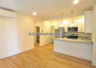 877 Beacon St in Boston, MA - Building Photo - Building Photo