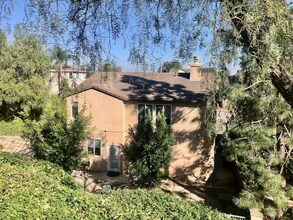 2485 Amelia Ct in Signal Hill, CA - Building Photo - Building Photo