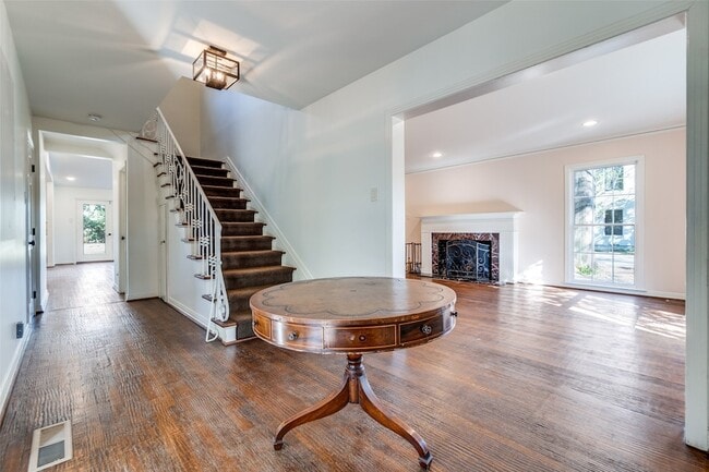 6255 Deloache Ave in Dallas, TX - Building Photo - Building Photo