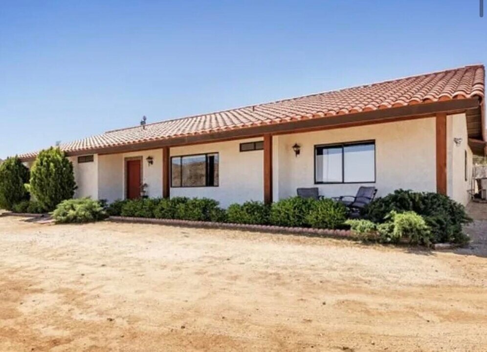 7662 Quail Springs Rd in Joshua Tree, CA - Building Photo
