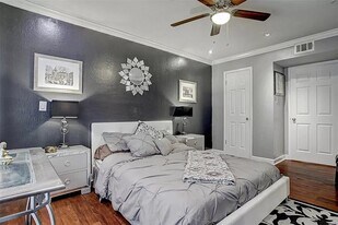 The Ivy at The Galleria