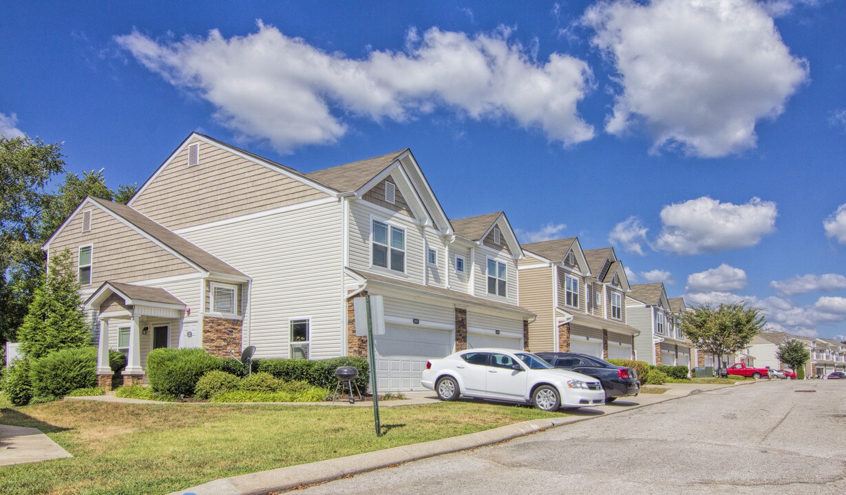 Somerset Springs in Spring Hill, TN - Building Photo
