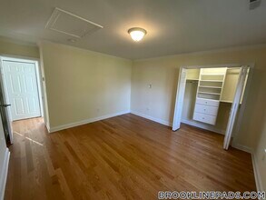 94 Thornton Rd in Brookline, MA - Building Photo - Building Photo