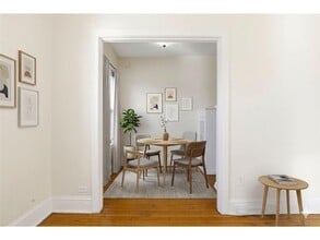 220 E 19th St in Minneapolis, MN - Building Photo - Building Photo