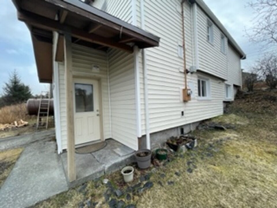 274 Neva Way in Kodiak, AK - Building Photo