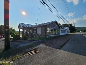 341 N Market St in Elysburg, PA - Foto de edificio - Building Photo
