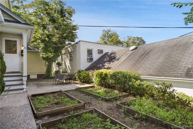 16 Terrace Pl in Mt Kisco, NY - Building Photo - Building Photo