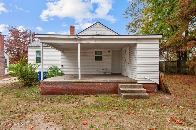 1306 Myrtle St in Greenville, NC - Foto de edificio - Building Photo