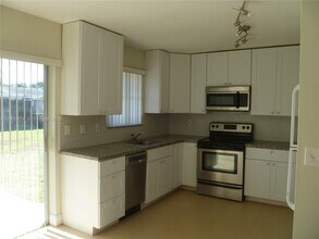6580 Grant St in Hollywood, FL - Building Photo - Building Photo
