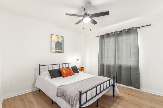 property at 2222 W Morningside Dr