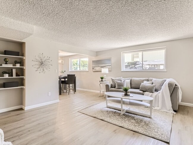 property at 1723 N Robb St