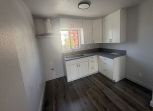 8464 Avalon Blvd in Los Angeles, CA - Building Photo - Building Photo