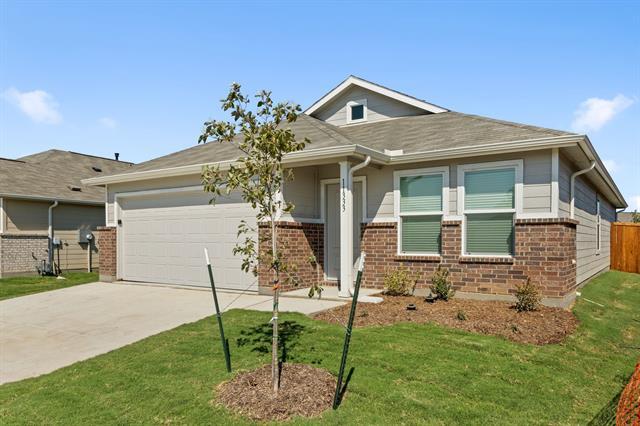 11333 Rodeo Dr in Providence Village, TX - Foto de edificio - Building Photo