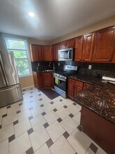 352 WOODLAWN Ave in Jersey City, NJ - Building Photo - Building Photo