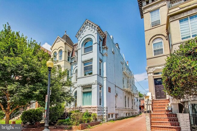 property at 2121 N St NW
