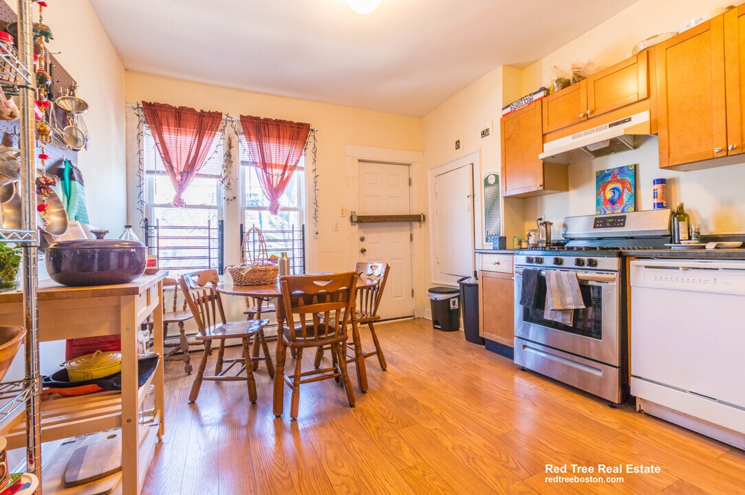 48 Green St in Boston, MA - Building Photo