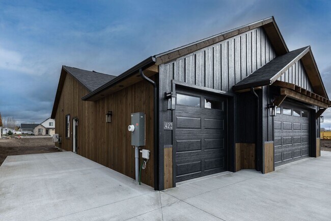 property at 423 Poppy St