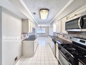 14815 Wind Cave Ln in Houston, TX - Building Photo - Building Photo