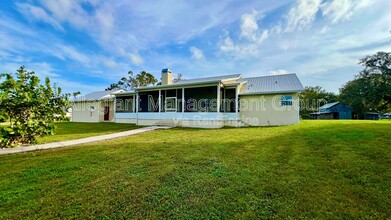 3501 Harbor Rd in Kissimmee, FL - Foto de edificio - Building Photo