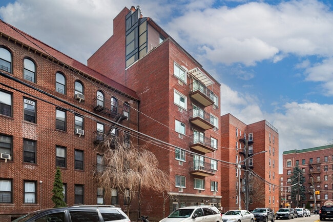 The Gardena in Flushing, NY - Building Photo - Building Photo