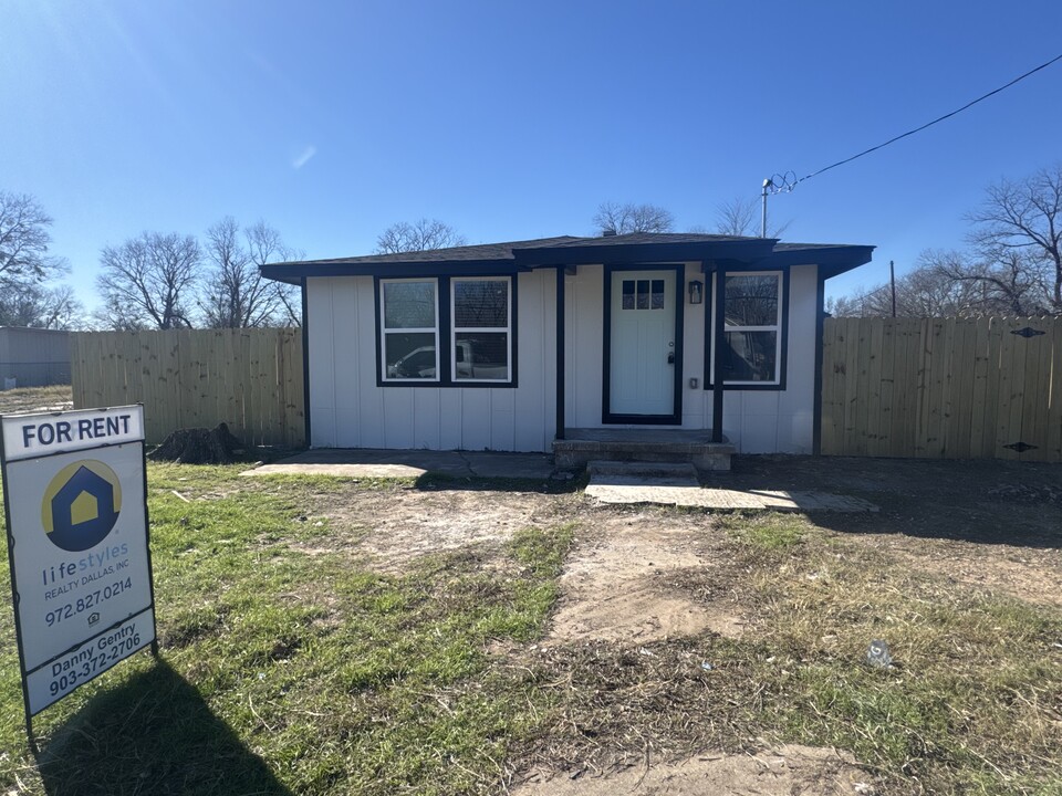 1128 Texas St in Waco, TX - Building Photo