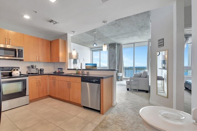 300 S Australian Ave in West Palm Beach, FL - Building Photo - Building Photo