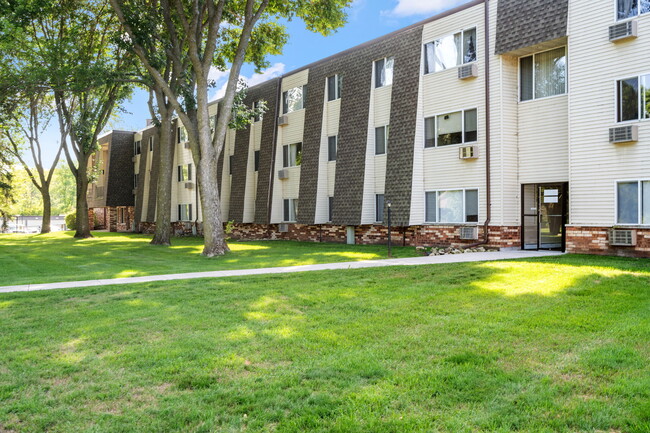 Kilkenny Court in Forest Lake, MN - Foto de edificio - Building Photo