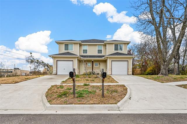 601 Thomas St in Bonham, TX - Building Photo