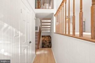 7829 Mt Woodley Pl in Alexandria, VA - Building Photo