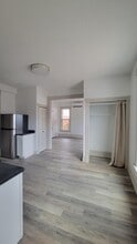 1400 Central Ave, Unit Unit 4 in Dubuque, IA - Building Photo - Building Photo
