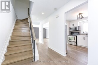 4 Hardcastle Ct in Brampton, ON - Building Photo - Building Photo