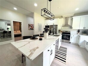 1701 Lanier Dr SW in Atlanta, GA - Building Photo - Building Photo