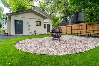 1507 Holly St in Austin, TX - Building Photo - Building Photo