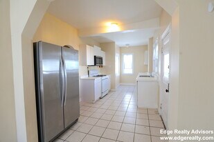 3 Washburn Terrace, Unit 3 in Brookline, MA - Building Photo