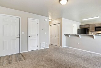 1750 S Linder Rd in Meridian, ID - Building Photo - Building Photo