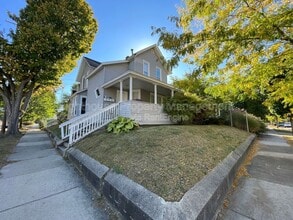 1000 Cass Ave SE in Grand Rapids, MI - Building Photo - Building Photo