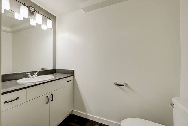 624 Yale Apartments in Seattle, WA - Foto de edificio - Building Photo