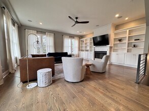 954 Russell St in Nashville, TN - Building Photo - Building Photo