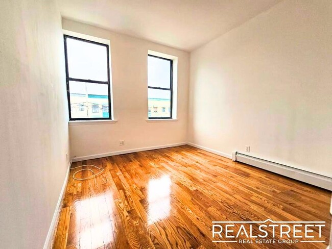 28 Macdougal St in Brooklyn, NY - Building Photo - Floor Plan