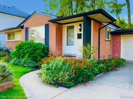 1619 Poplar Ave in Royal Oak, MI - Building Photo