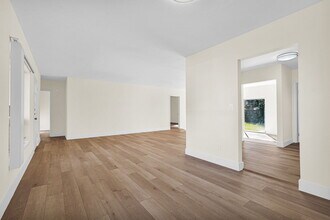 135 NW 48th Ct in Miami, FL - Building Photo - Building Photo